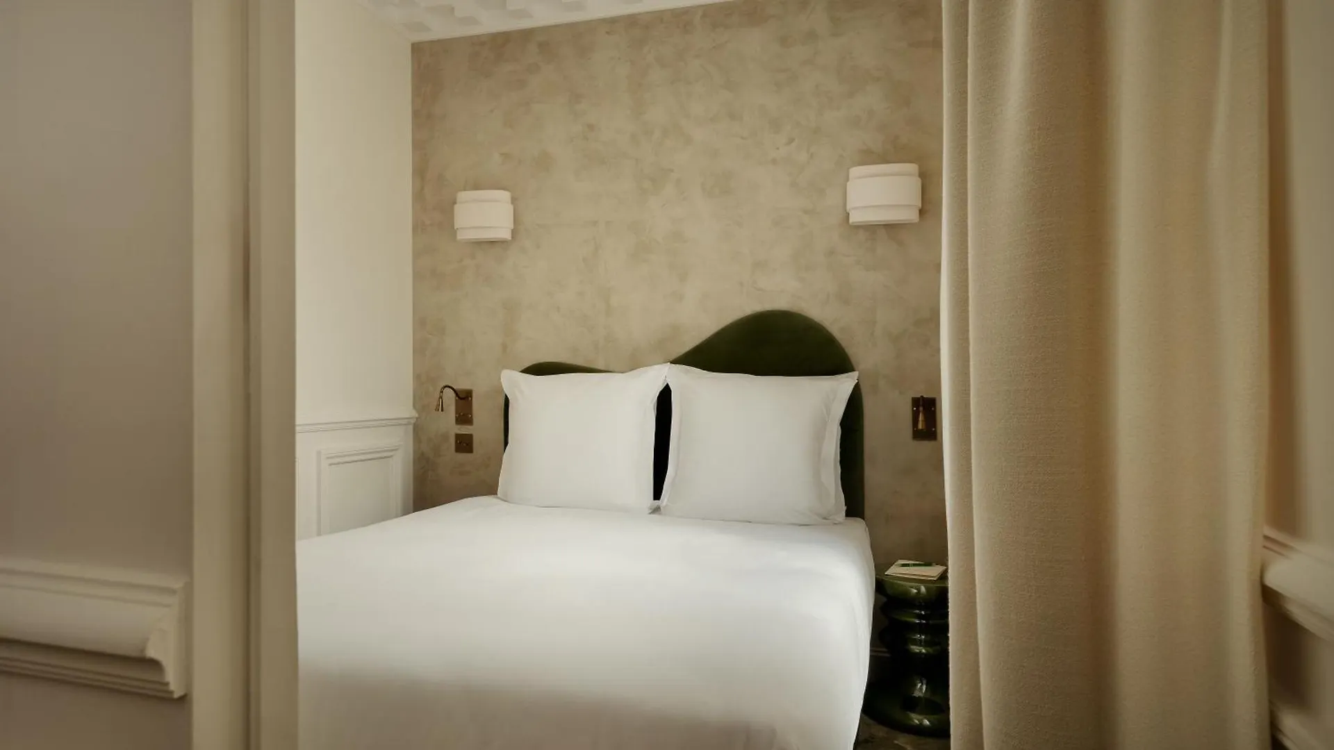 Apartment Leon Paris